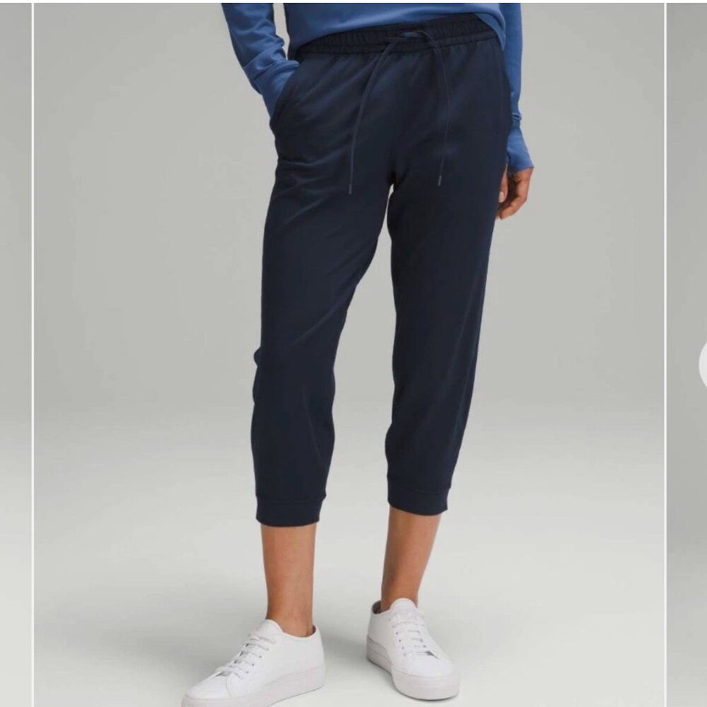 Lululemon Soft Jersey Classic-Fit Mid-Rise Cropped Jogger